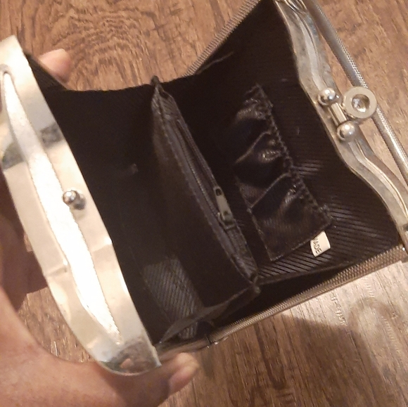 Silver Vintage Clutch Purse - Picture 4 of 4